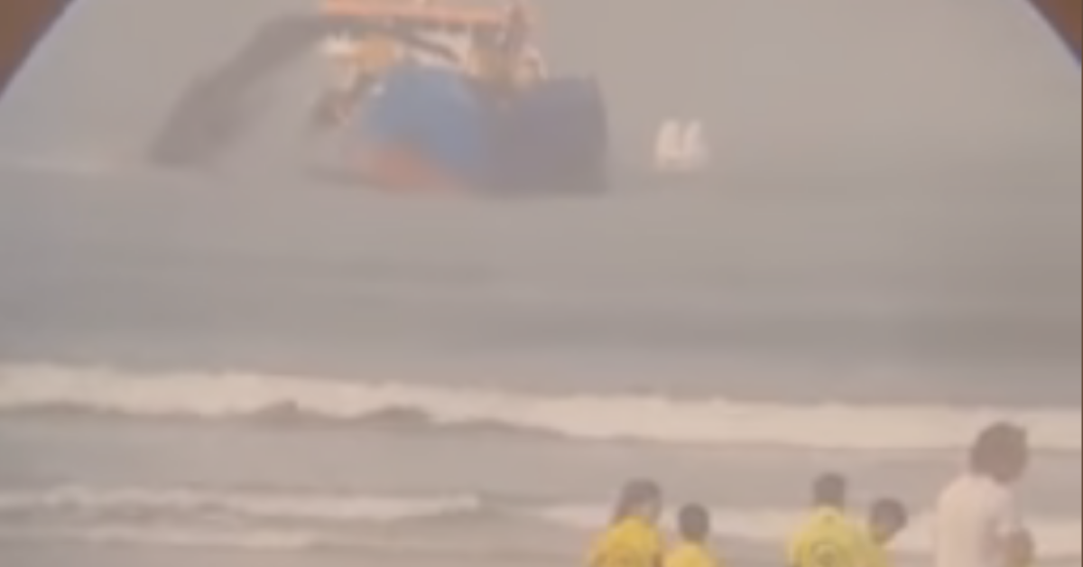 Image accompanying Navio venezuelano estaria despejando petróleo na costa do nordeste brasileiro
